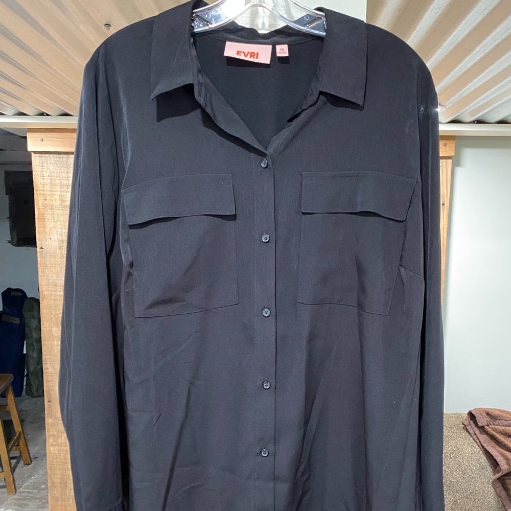 EVRI Black Button Down Blouse NWT